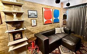 Saint Moritz Express Flat Particular com Garagem, Estilo Industrial no Coração de Brasília